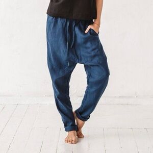 Linenfox drawstring linen trousers (light blue)